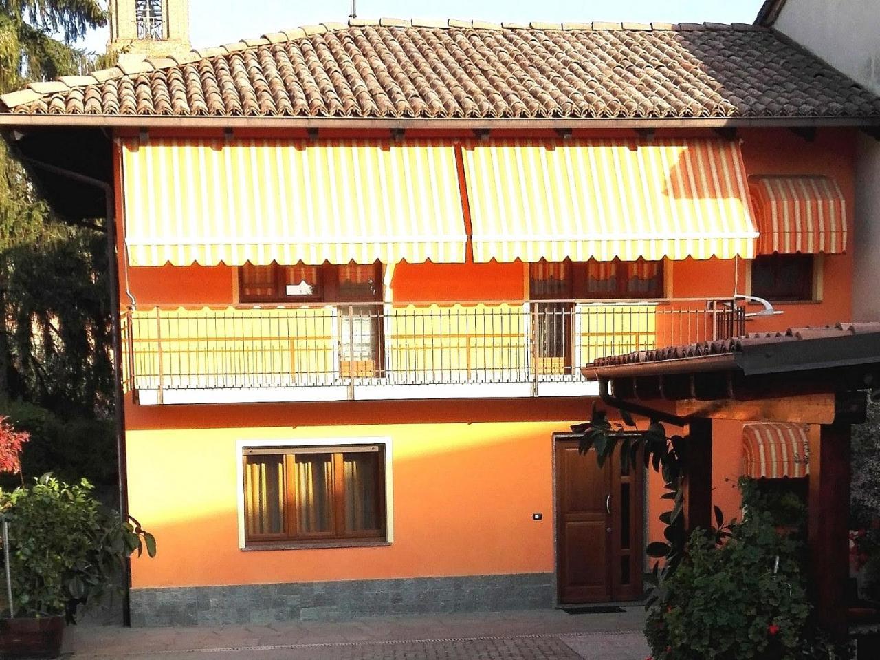 Вілла Casa Sammo Piobesi d'Alba Екстер'єр фото